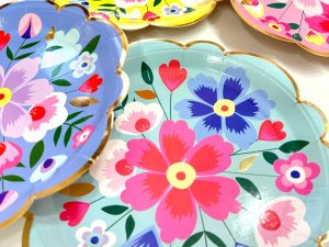 ÇİÇEKLİ TABAKLAR