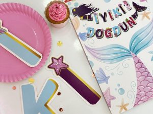 Deniz Kızı Temalı İyiki Doğdun Bayrak