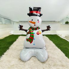 Ayakta Duran Büyük Kardan Adam