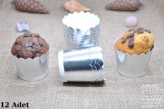 🧁 Gümüş Renkli Karton Cupcake Kapları - 12’li Paket ✨