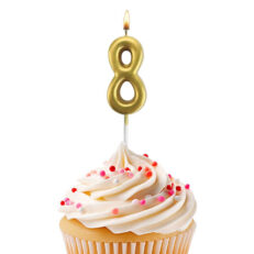 Gold rakam (8) mum
