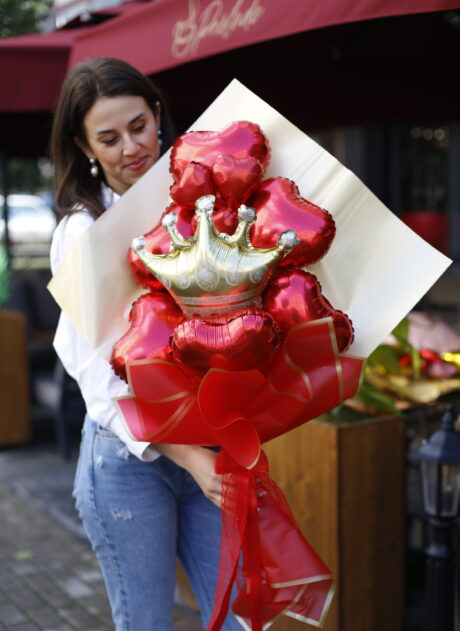 Romantik Kral Taçlı Kalp Balon Aranjmanı